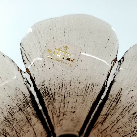 Vikings Glass Floral Design Small Vase-Great Condition - Picture 2 of 8